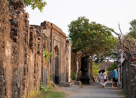Explore the ruins of Kolaba Fort